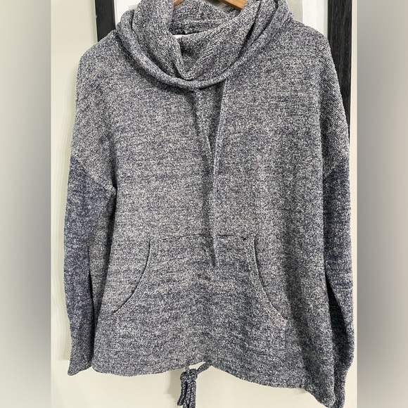Magaschoni Sweaters - Magaschoni women’s Heather blue pullover . New no tag .